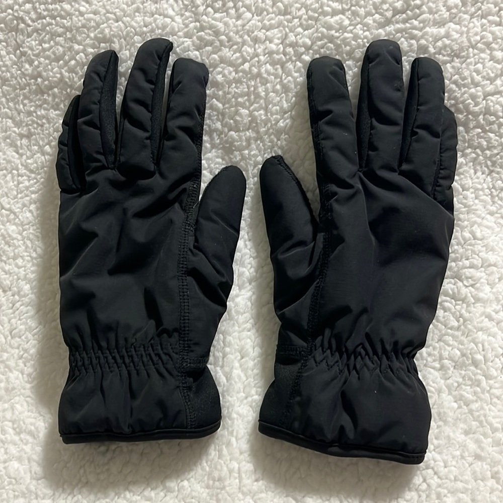 UR Powered black gloves